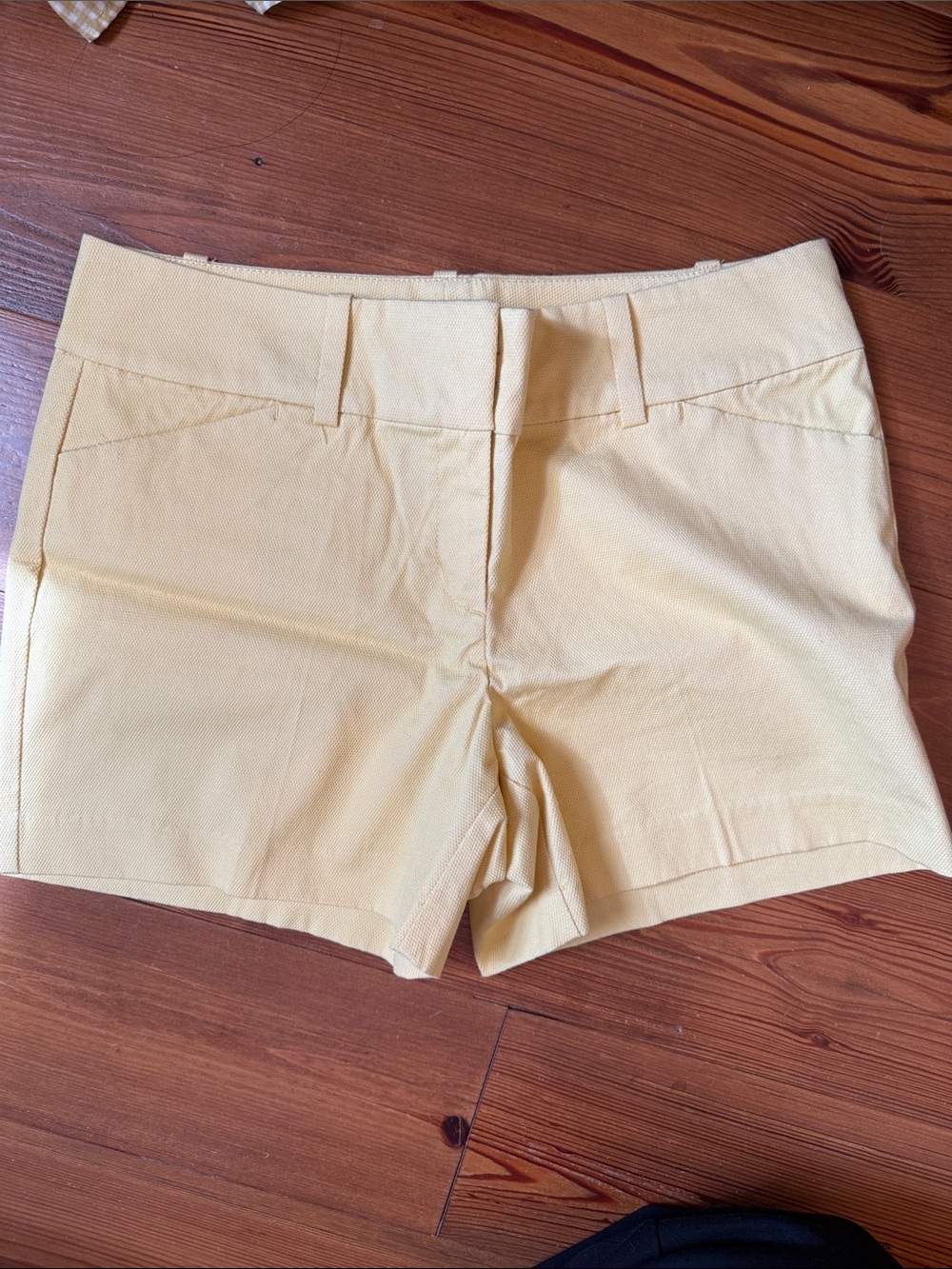 Ann Taylor Yellow ‘Signature’ Tailored Shorts